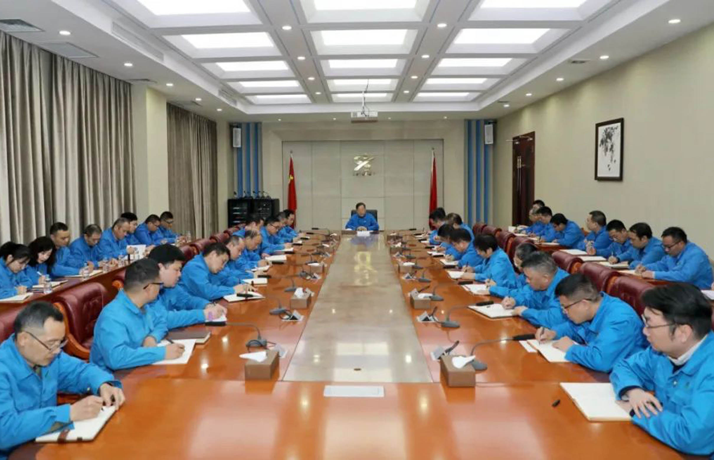 学习民营企业座谈会精神——奇异果（中国）QIYIGUO官方网站集团：发挥装备能力强、制造能力强、创新能力强的优势，坚守主业、做强实业。